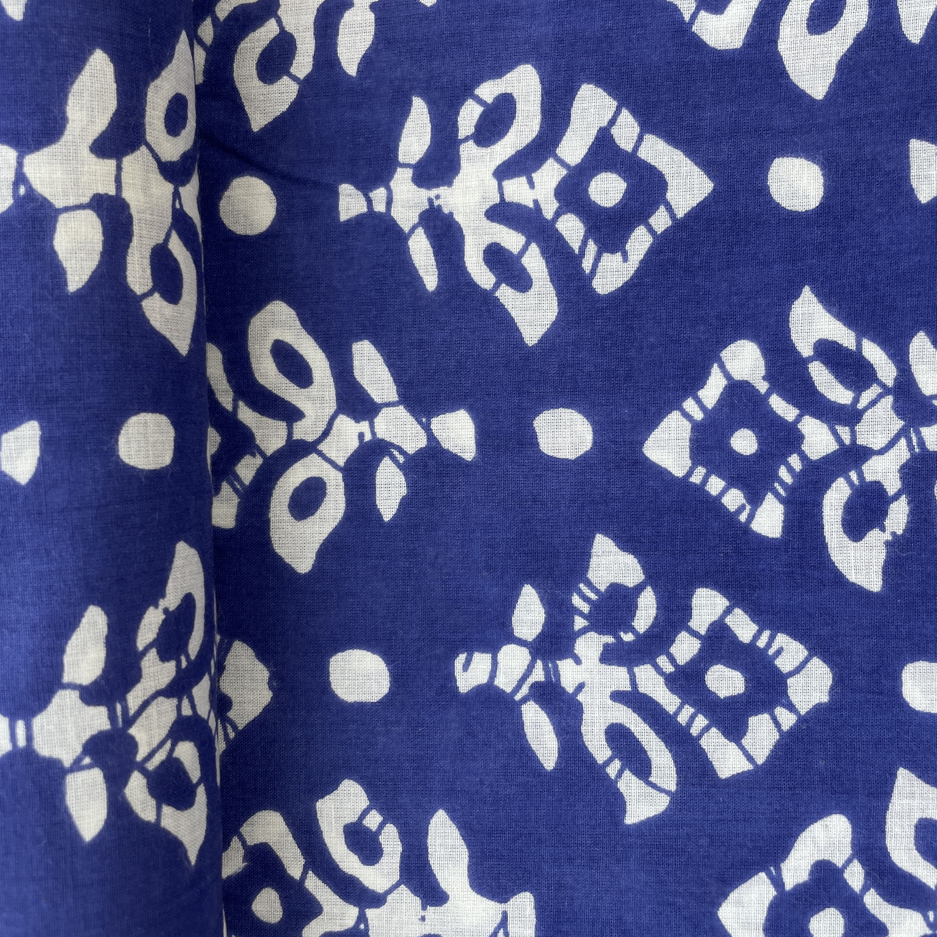 Blue & White Floral Print Cotton Fabric 11798 - Image 3
