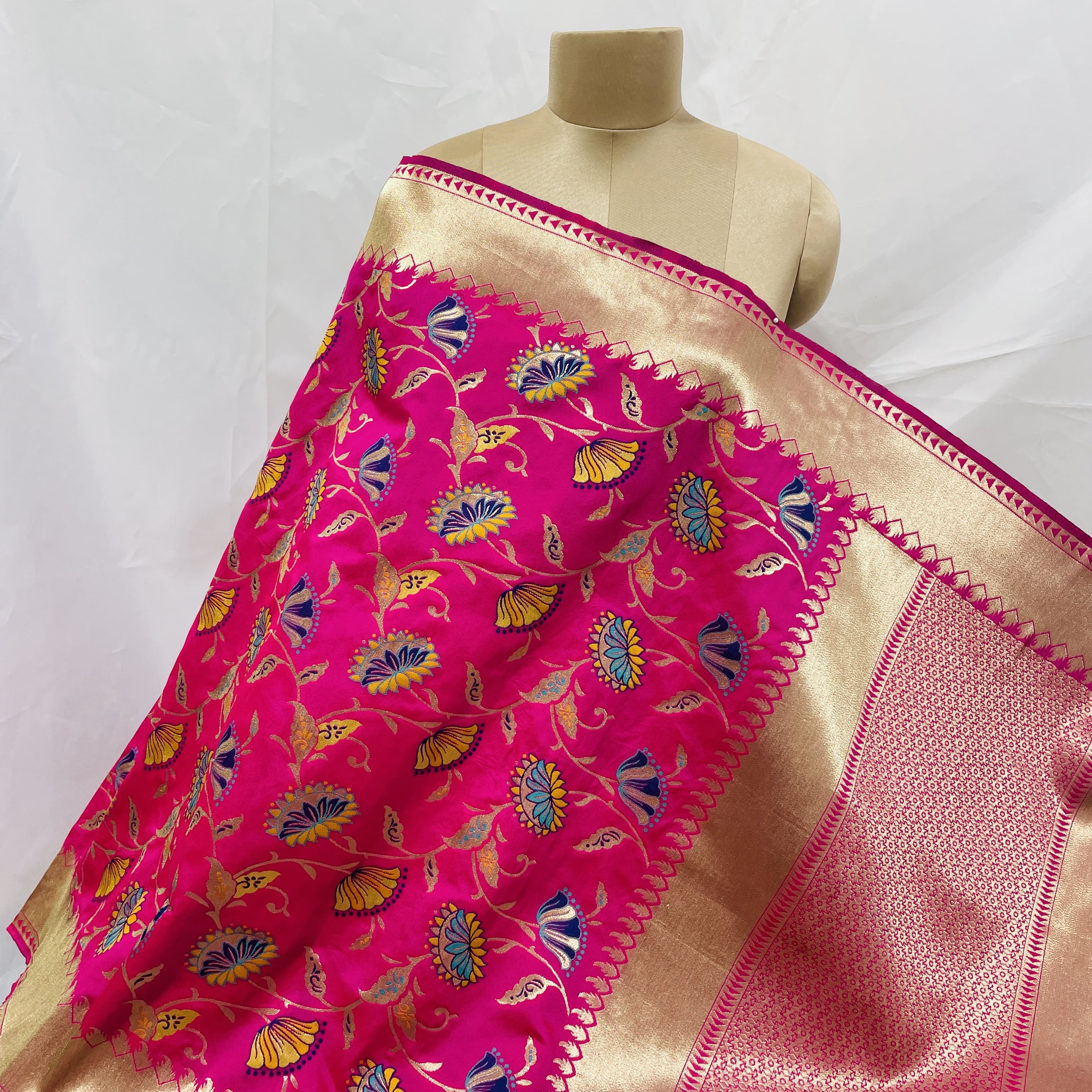Premium Magenta Pink Floral Print Banarsi Jacquard Dupatta