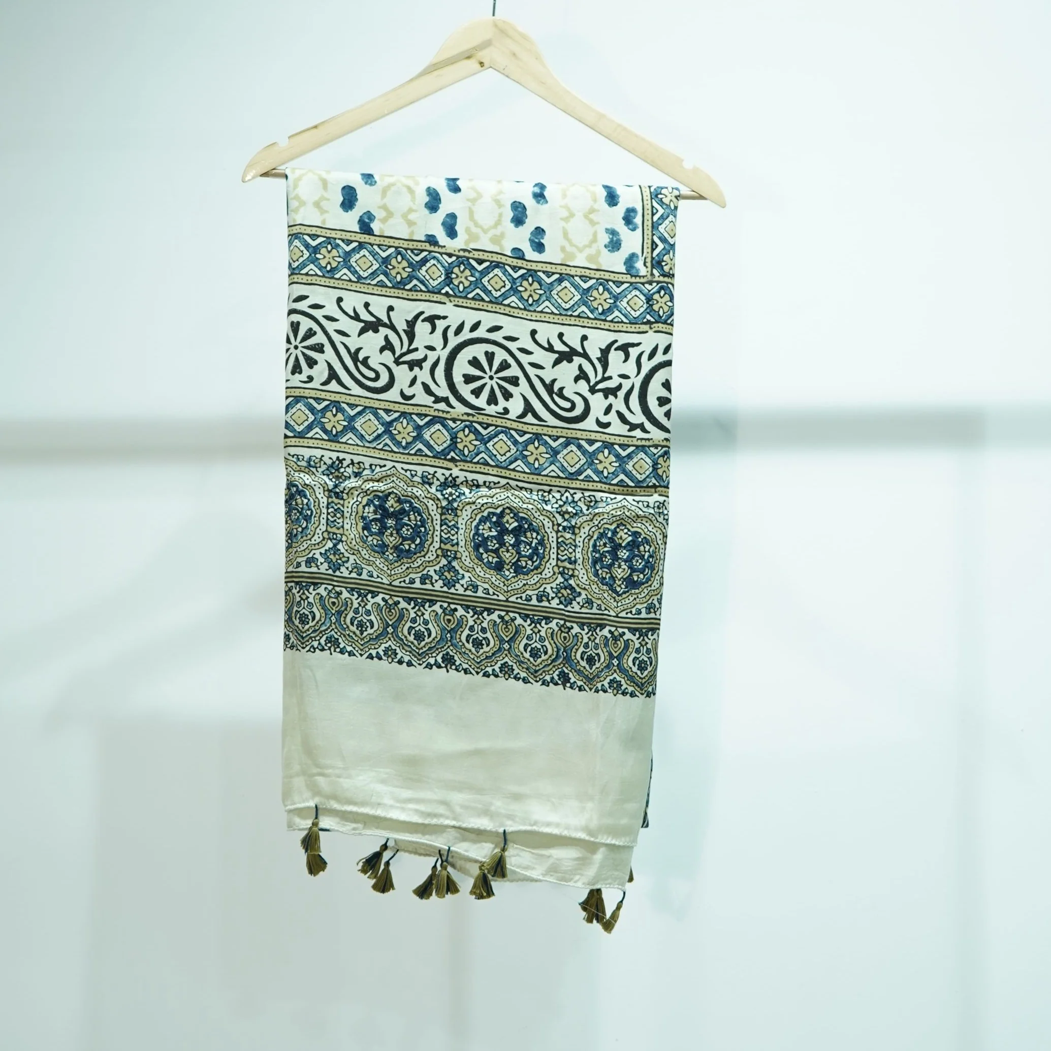 Cream Ajrakh print Modal Silk Kaftan EEG-31607 - Image 4