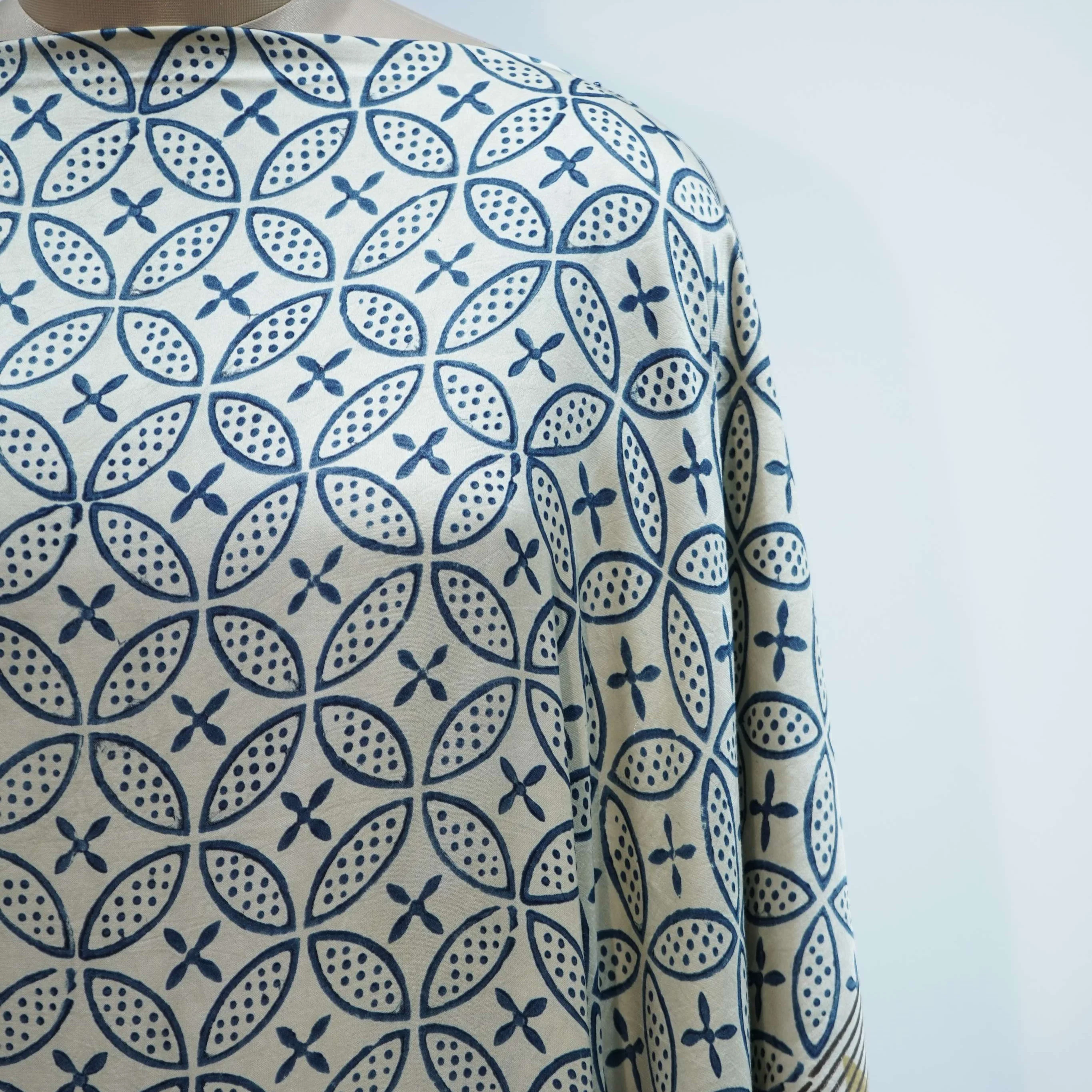 Cream Ajrakh print Modal Silk Kaftan EEG-31637 - Image 3