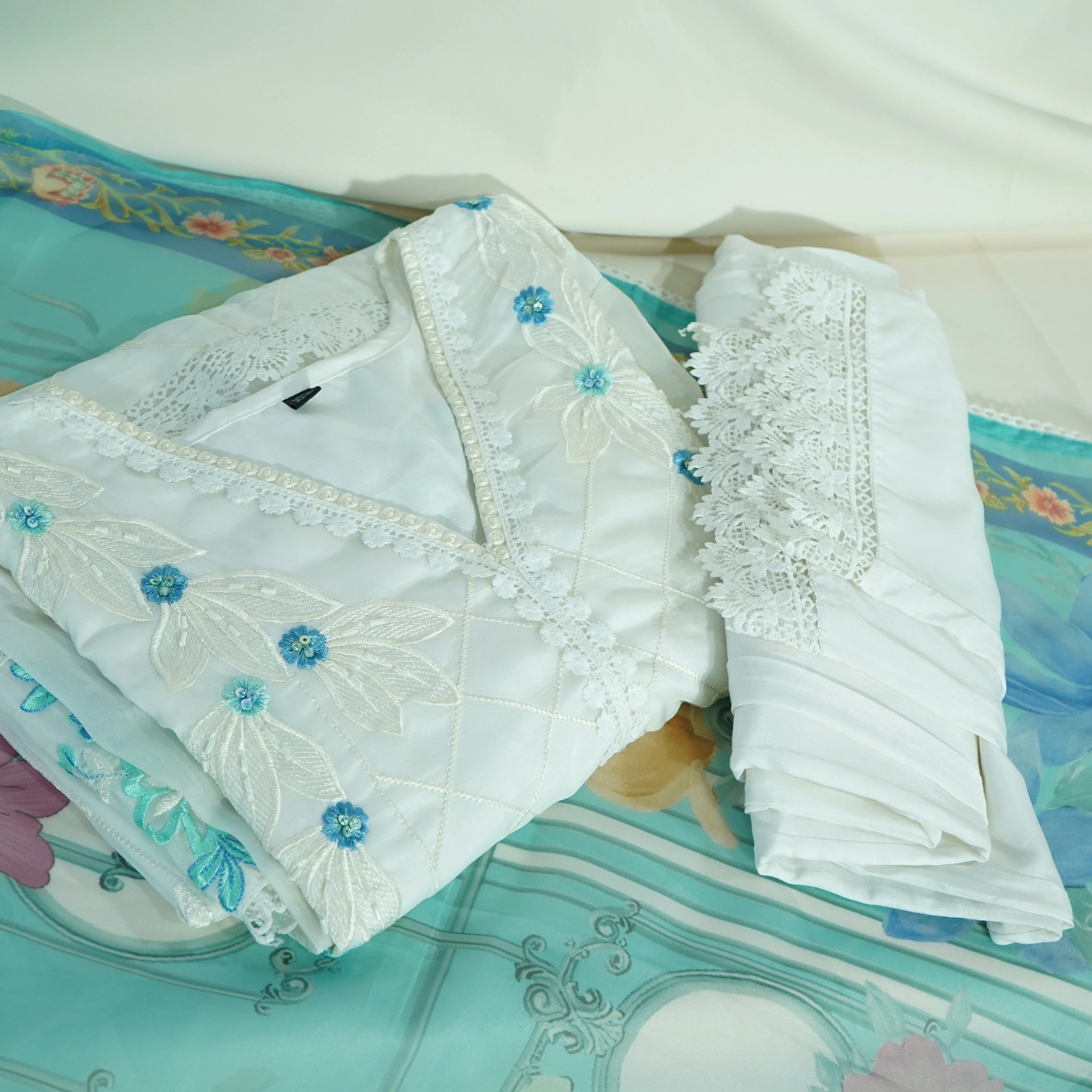 Exclusive Suit Set With Dupatta (Top-Organza, Bottom-Muslin, Dupatta-Organza) White Tread CutDana Floral Embroidery Fabric - Image 3
