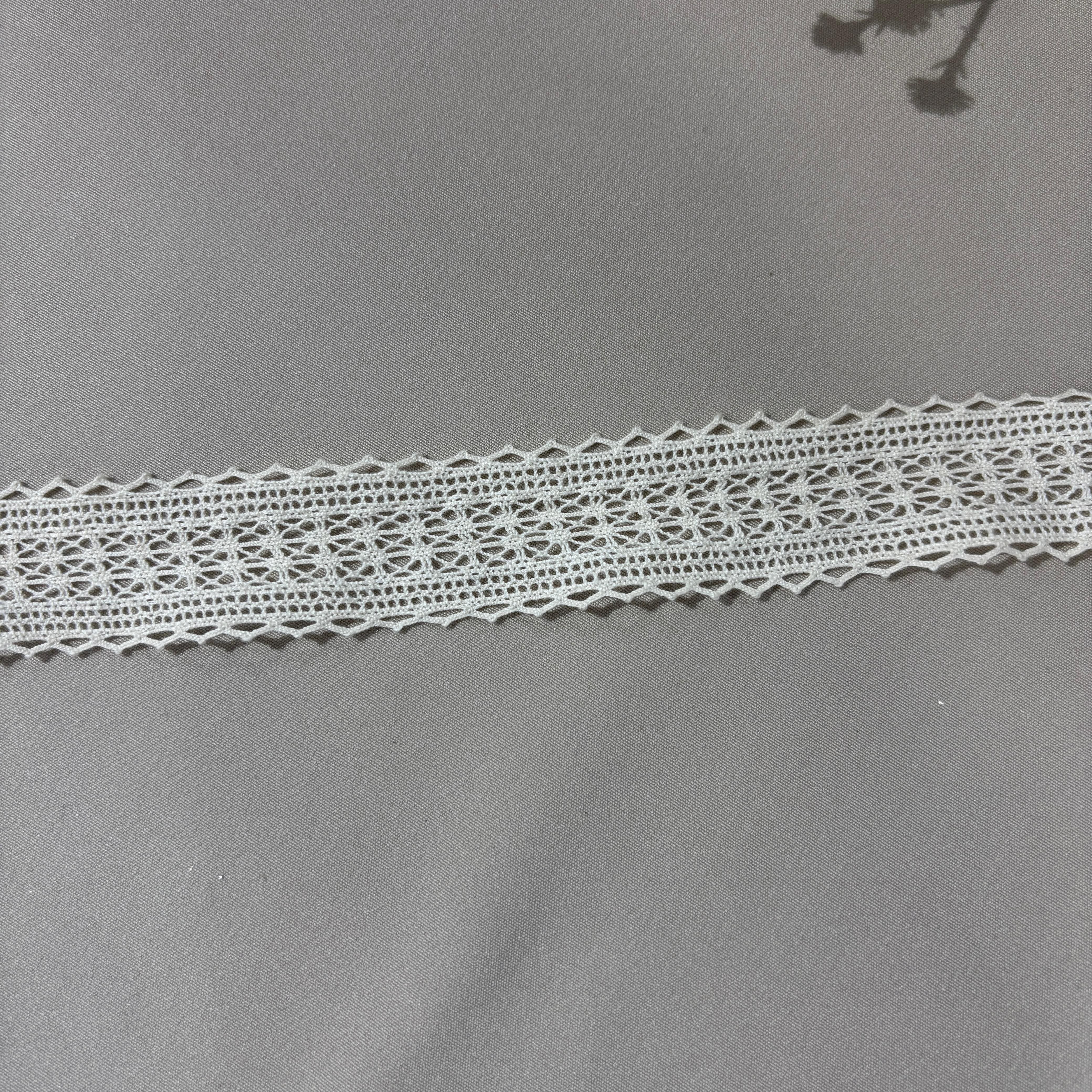 Off Cream Dyeable Cotton Lace 9177 - Image 2