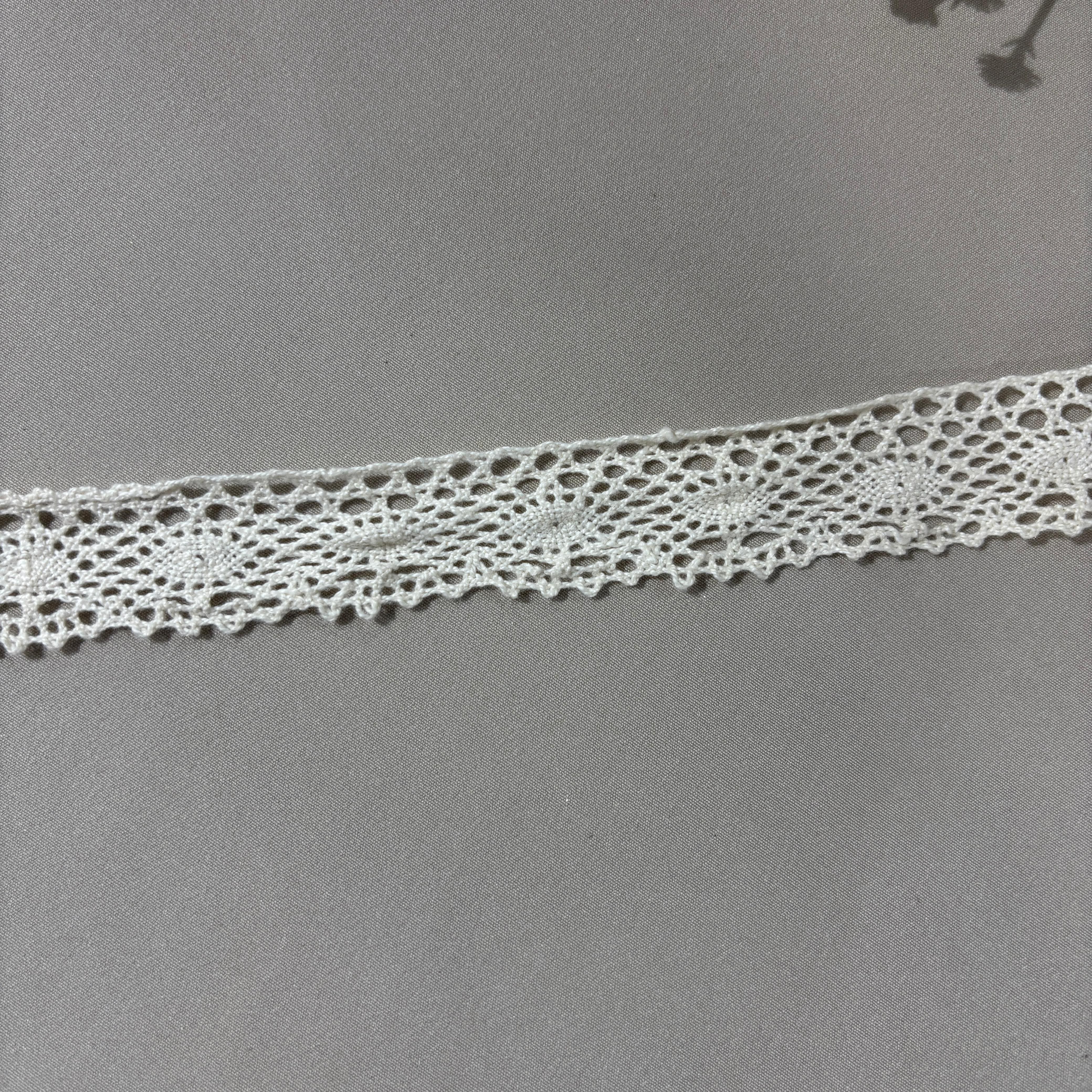 Off Cream Dyeable Cotton Lace 9180 - Image 2