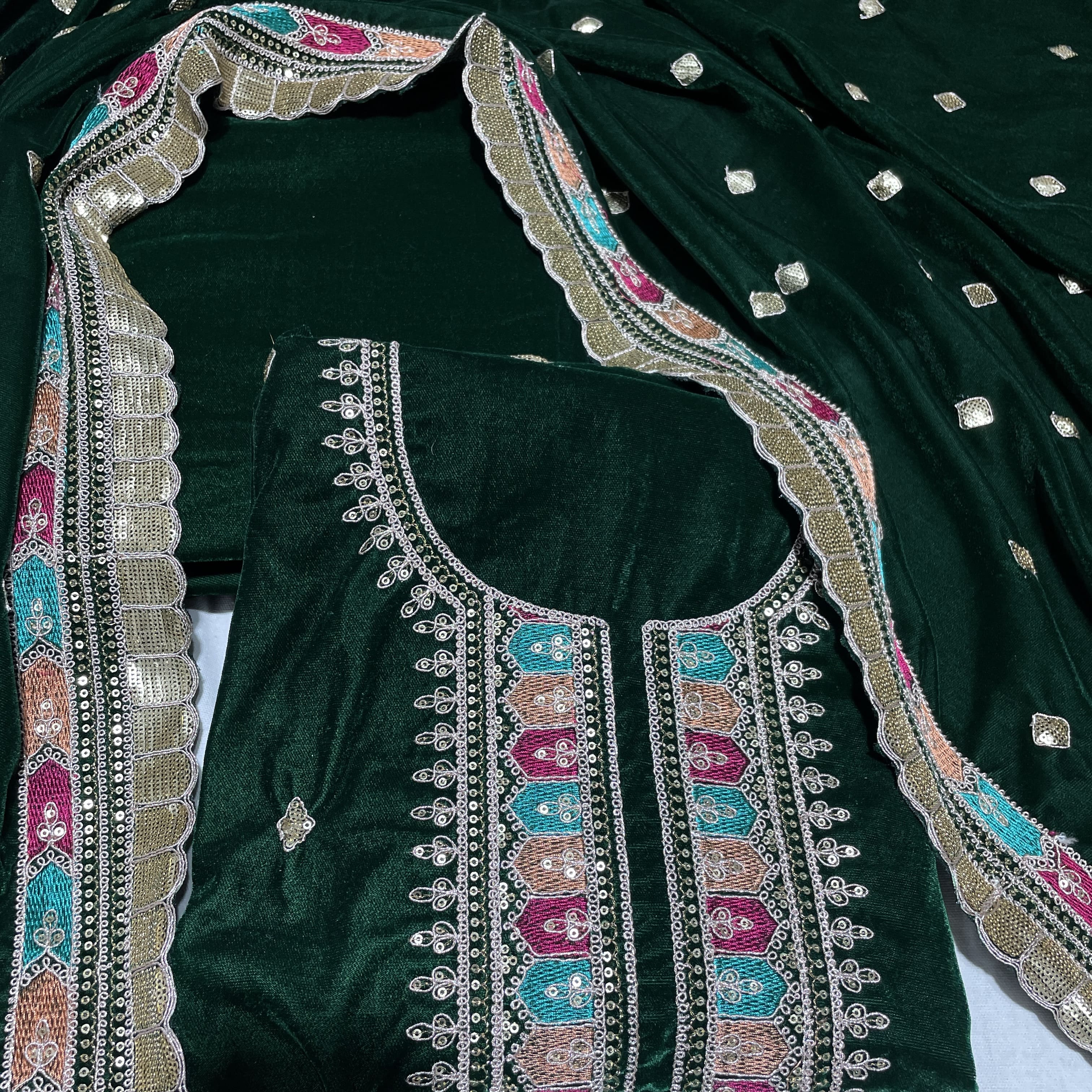 Premium Green Thread Sequins Embroidery Velvet Suit Set With Dupatta - Image 2