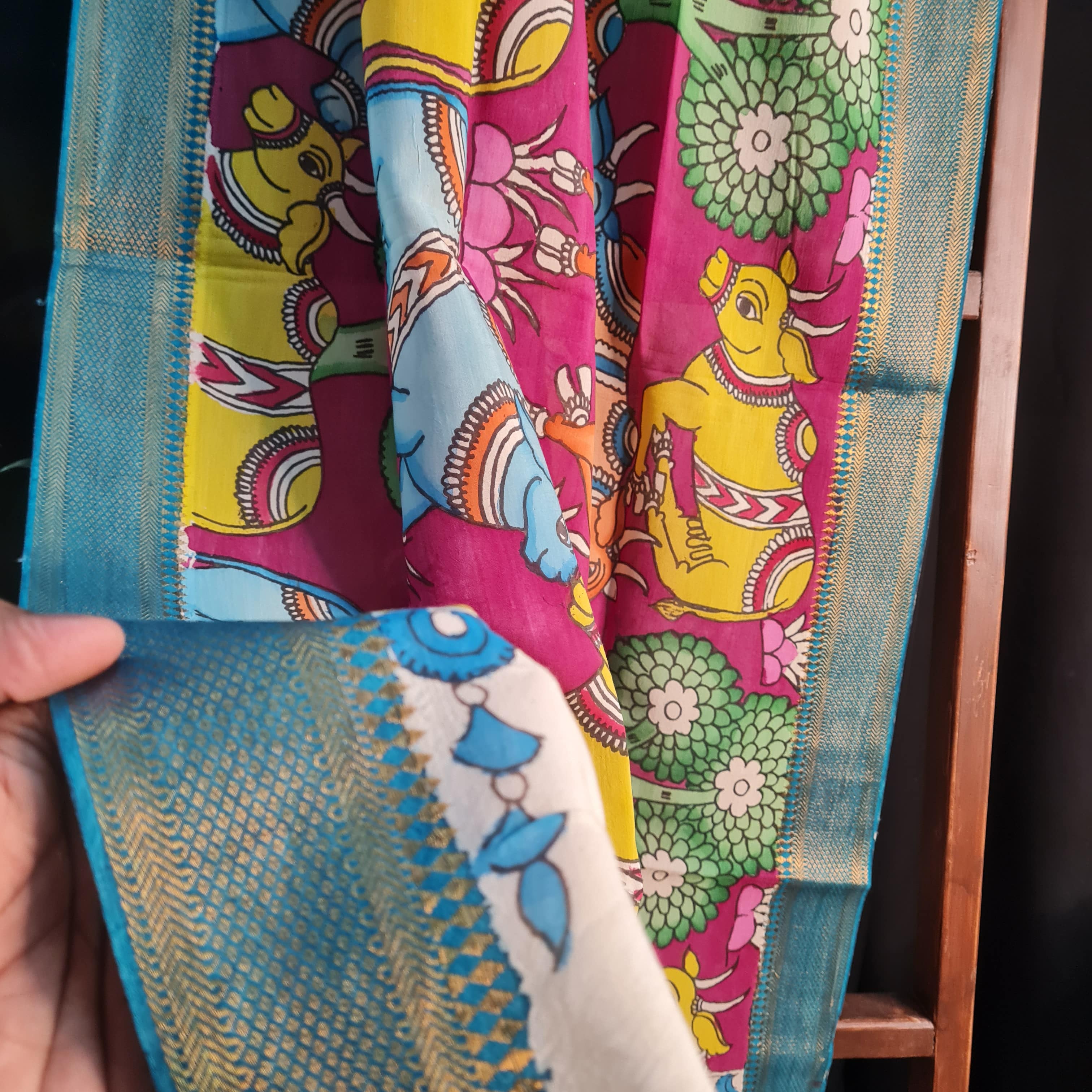 Premium Maroon and Blue Kalamkari Prints Pen Kalamkari Dupatta - Image 2