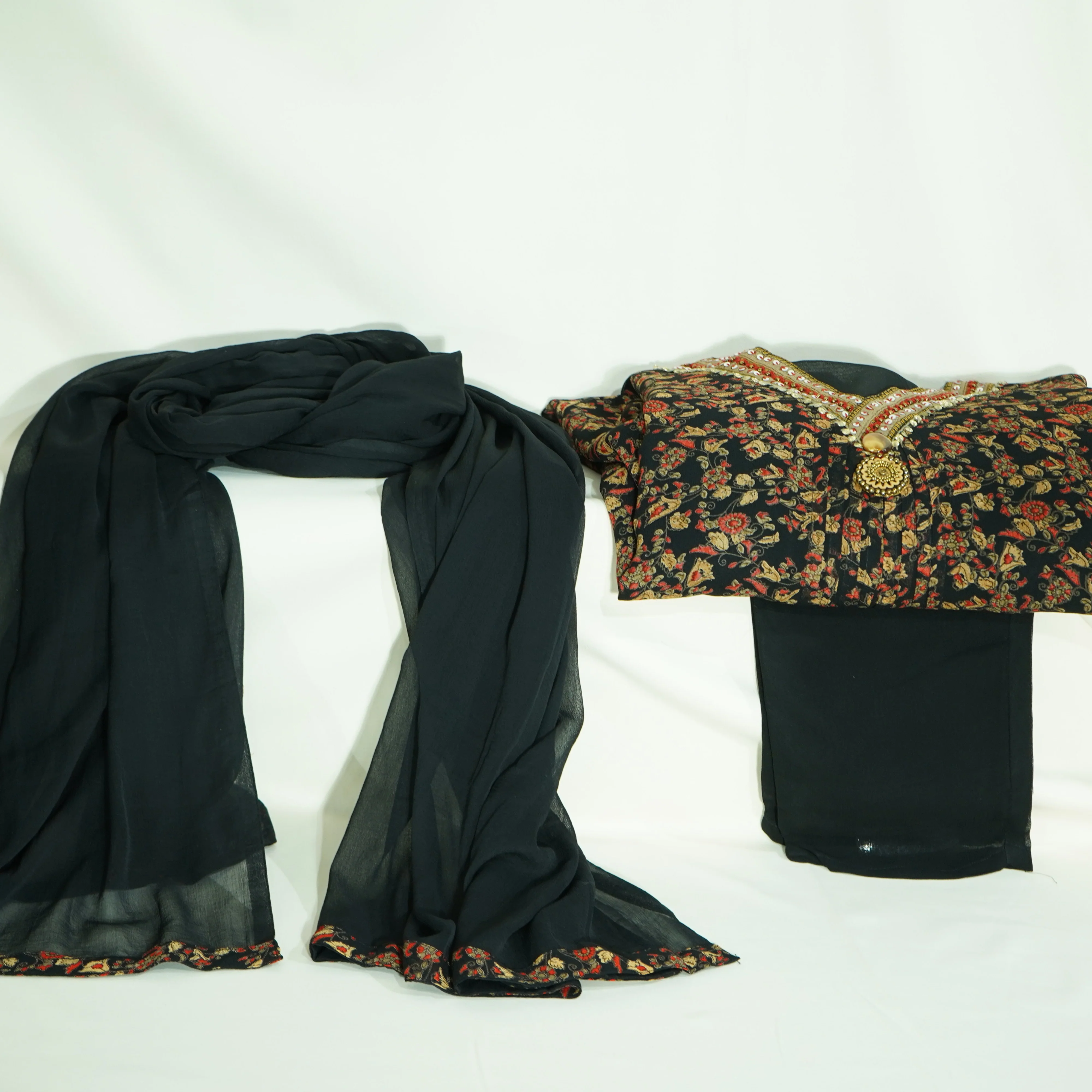 Premium Suit Set With Dupatta (Top-Muslin, Bottom-Satun, Dupatta-Siffon) Black Floral Print Fabric - Image 3