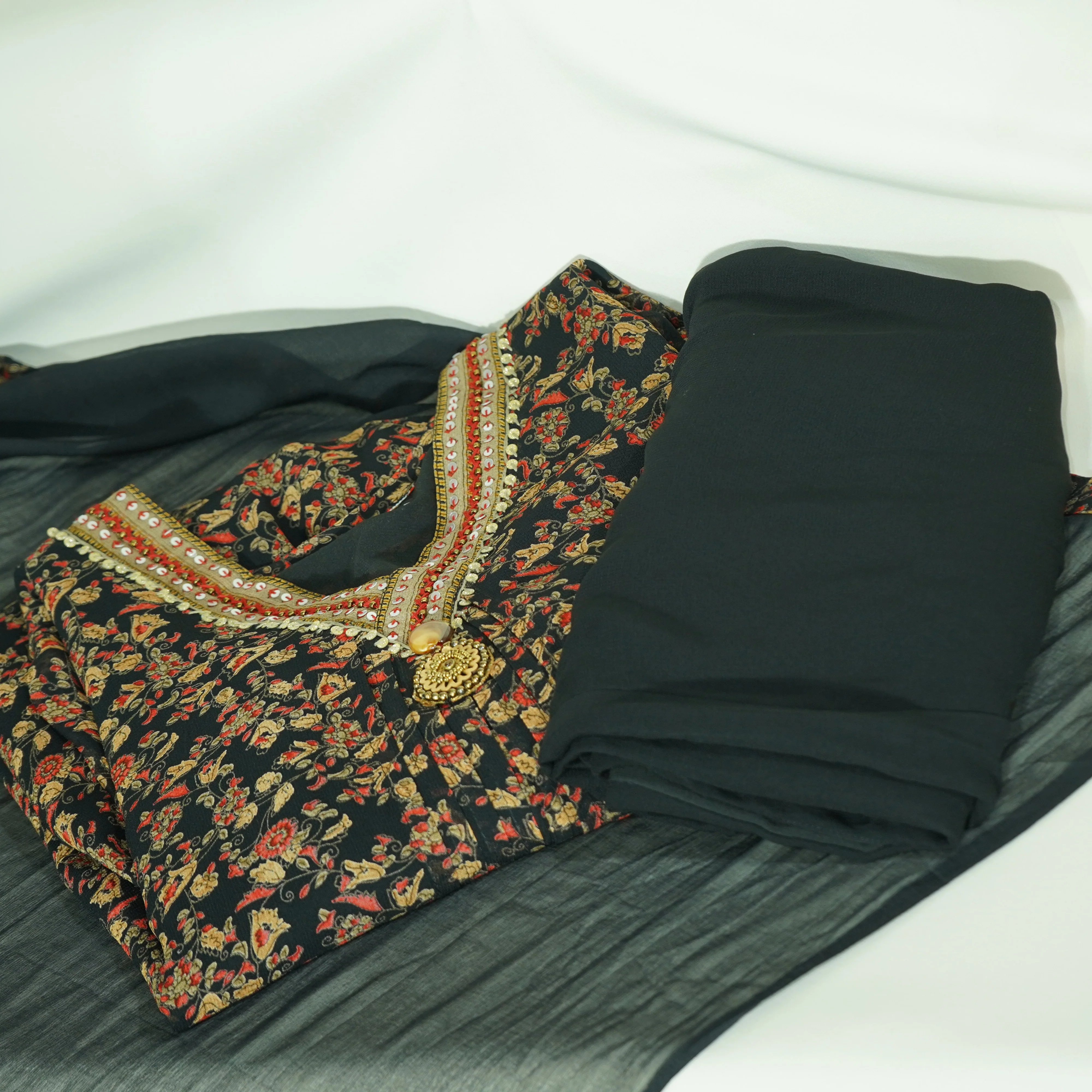 Premium Suit Set With Dupatta (Top-Muslin, Bottom-Satun, Dupatta-Siffon) Black Floral Print Fabric - Image 4