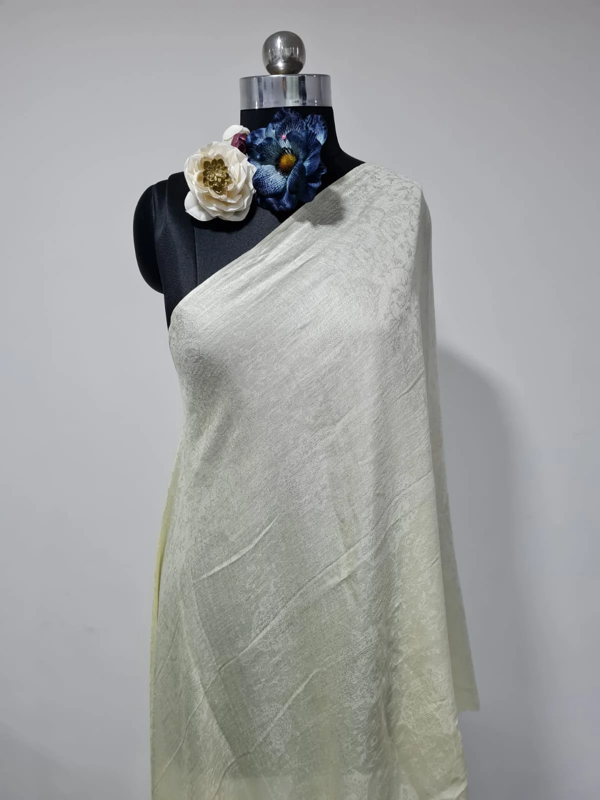 Silk Shawl,Size 70x180 Cream Colour Paisley Print Shawl (TU-2931)