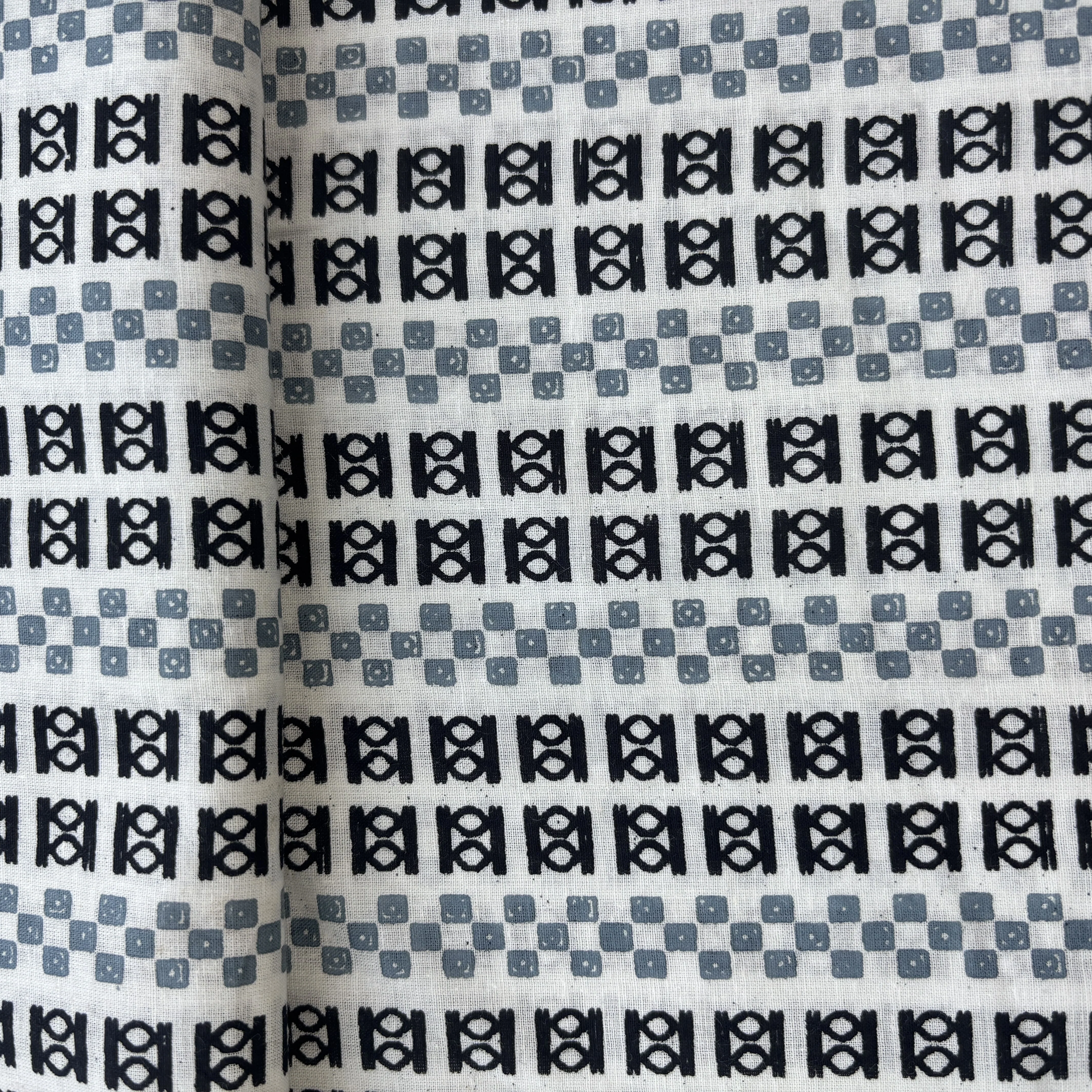 White Black Abstract Print Cotton Fabric 16124 - Image 3